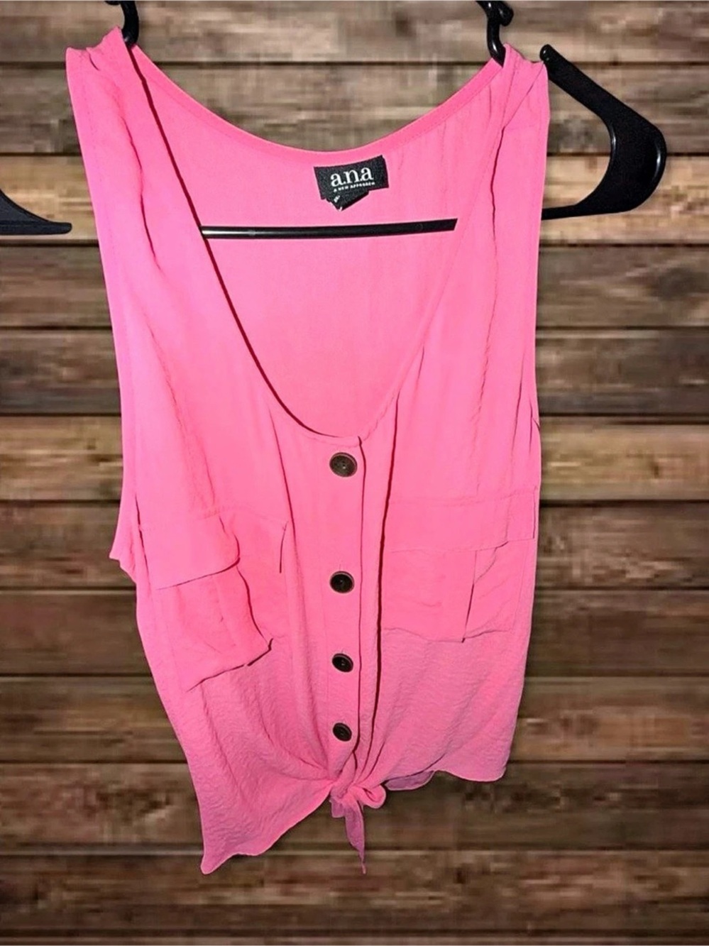 a.n.a Button Front Tie Hem Tank in Pink Large Like New
